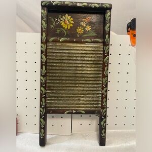 Handcrafted Floral Wooden Washboard Decor